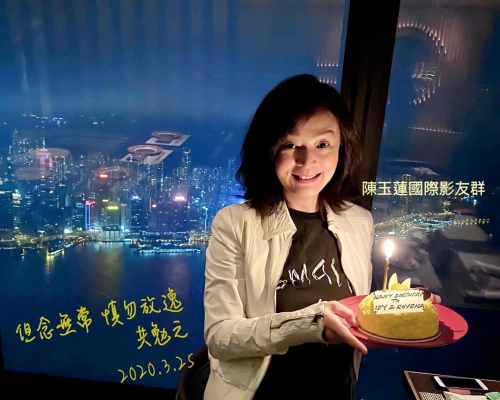 陳玉蓮打扮模素但保養得宜，一點也不似60歲了。