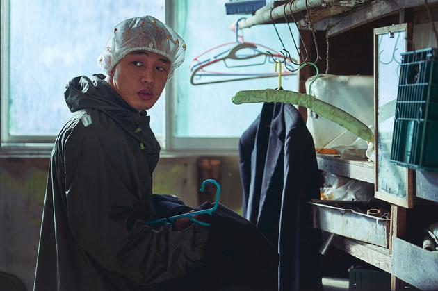 《收尸人》刘亚仁