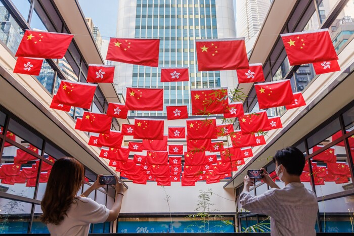 中環街市配合慶祝香港成立25周年的主題，美化場地的活動空間和設施。網誌圖片