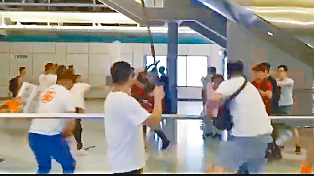 2019年7月21日港鐵元朗站「白衣人」事件,4名被告被控暴動和串謀傷人共兩罪,38歲保安員今(11日)到高等法院申請保釋。資料圖片