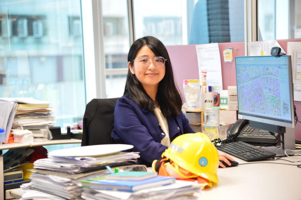 煤气公司配气操作部高级工程师赵蔚婷于工作中找到使命感，能成为保障全港煤气供应的一员而骄傲。