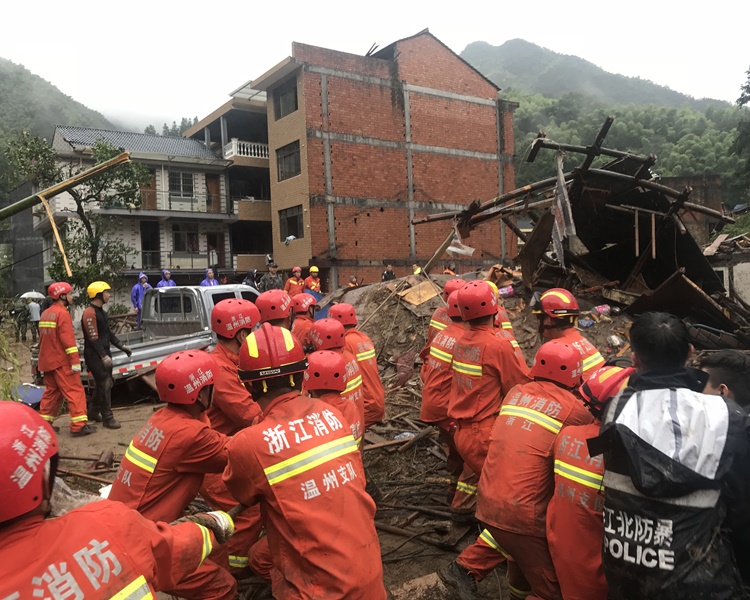 堰塞湖決堤搜救工作仍繼續緊張進行中。新華社