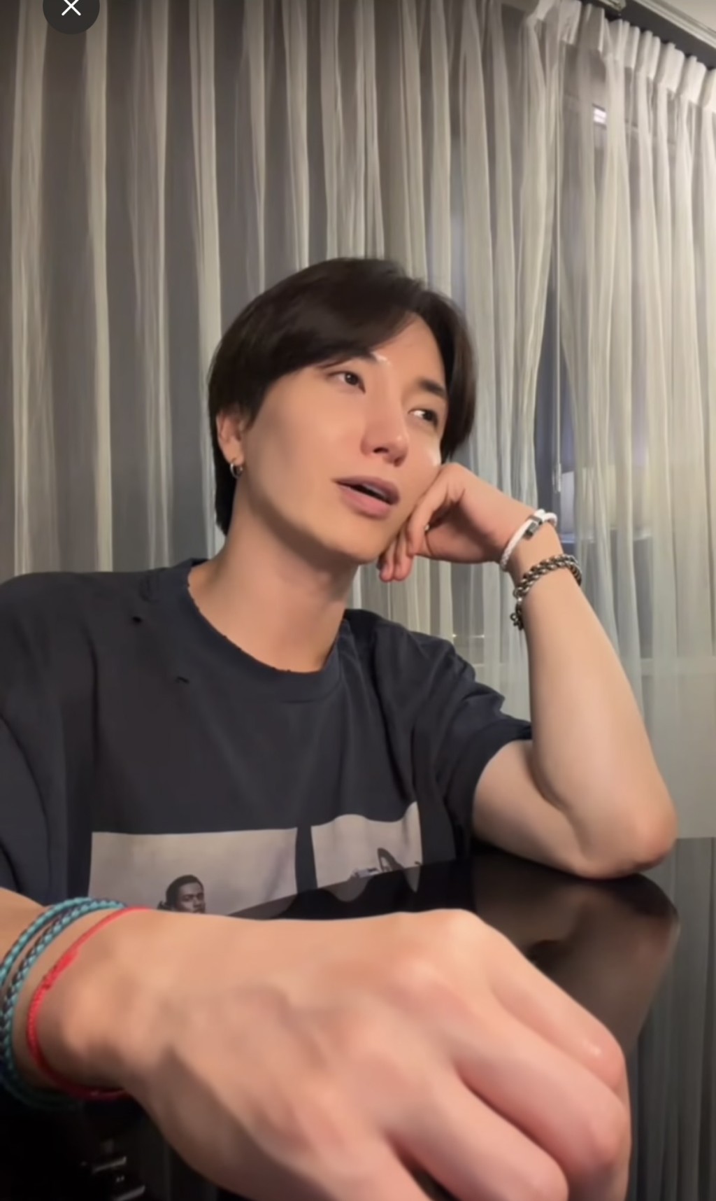 完騷後,利特再開直播講廣東話。 完騷後,利特再開直播講廣東話。