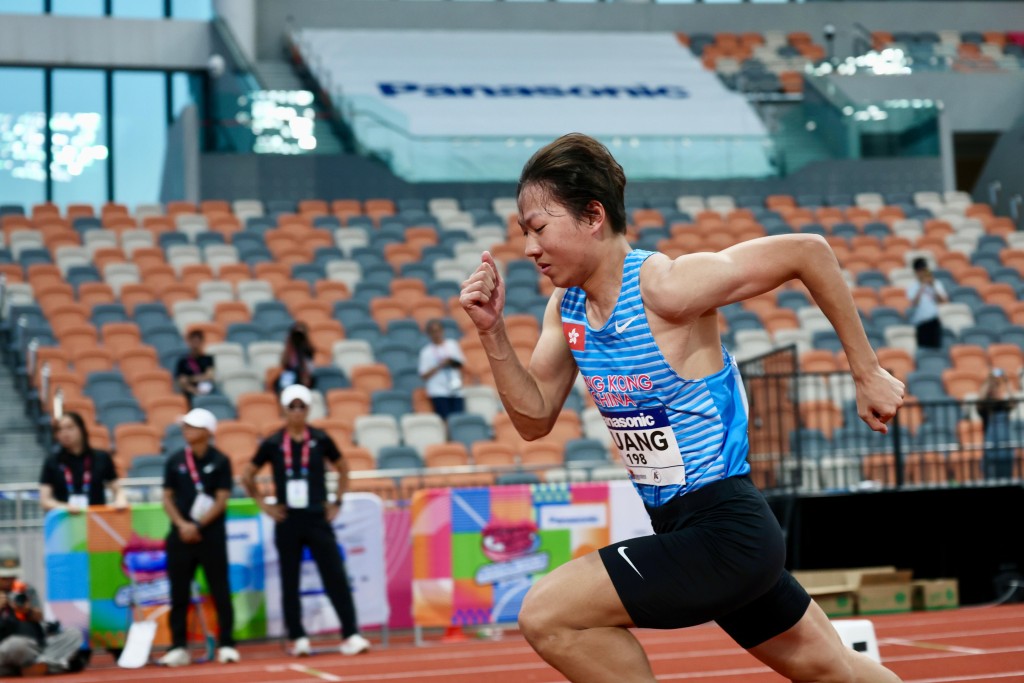 黃佑楠開心在主場打破香港U20紀錄。徐嘉華攝 黃佑楠開心在主場打破香港U20紀錄。徐嘉華攝