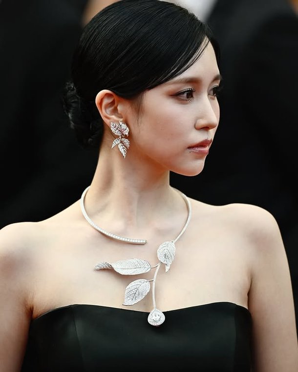 韓國人氣女團Twice的日籍成員Mina優雅現身。(網上圖片) 韓國人氣女團Twice的日籍成員Mina優雅現身。(網上圖片)