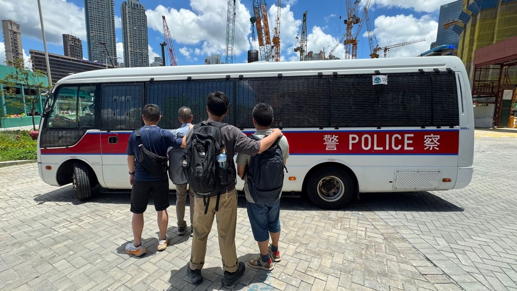 跨部門東九龍打擊黑工行動 拘捕19人。警方圖片