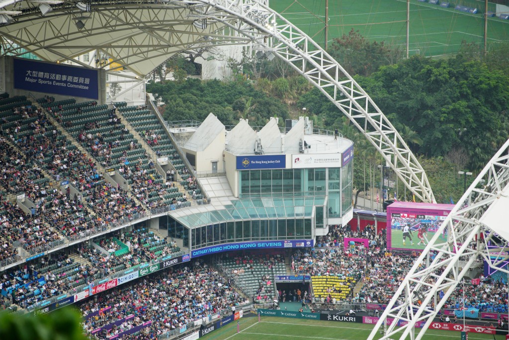 香港国际七人榄球赛正在香港大球赛火热举行。欧乐年摄