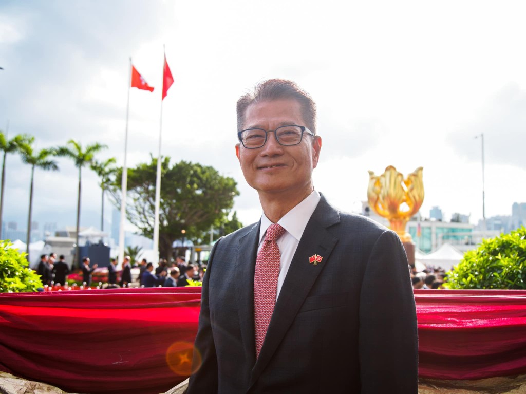 財政司司長陳茂波參加升旗儀式和慶祝酒會。陳茂波fb