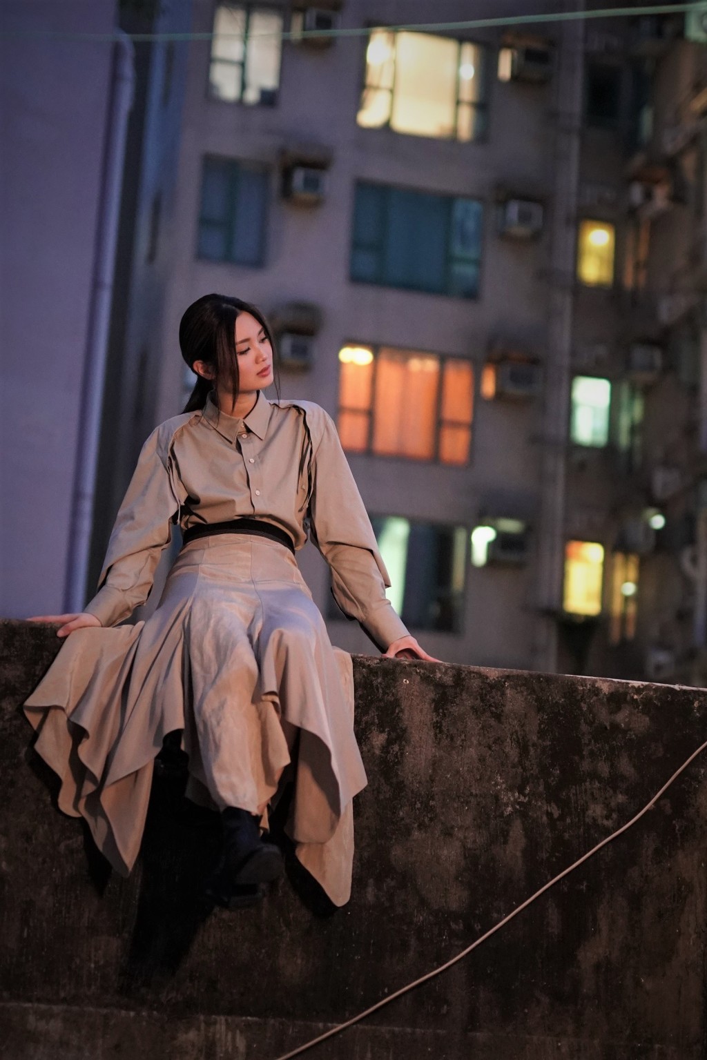 《輕盈》MV取景日與夜兩個樣的深水埗,Cath想帶出輕盈背後的沉重。