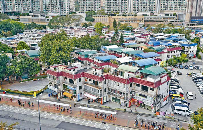 法庭裁定「私人土地契約」及「土地交換」兩種興建丁屋方式違憲，對新界原居民帶來衝擊。