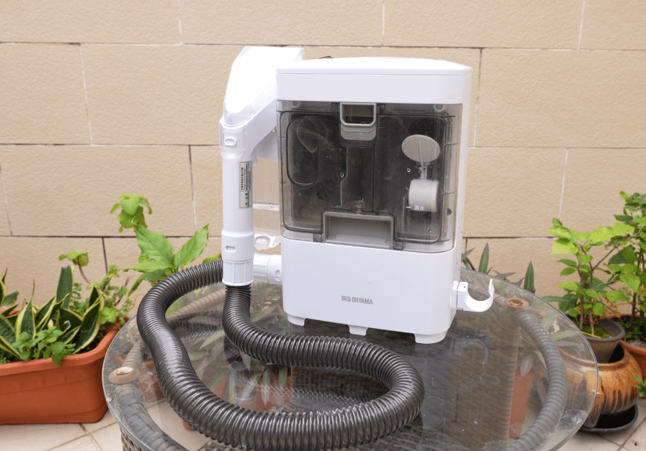 布藝清潔機可用於地氈、布梳化等表面的物件,利用「水洗」以達至清潔效果。