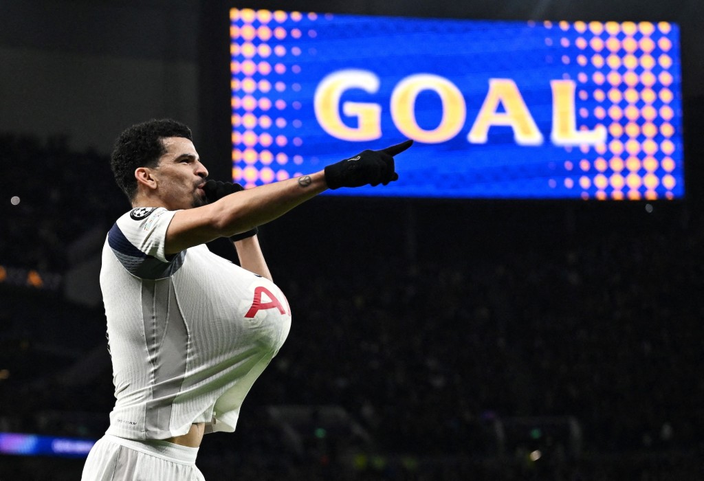 鮮有正選機會的蘇蘭基全場有士哥。路透社