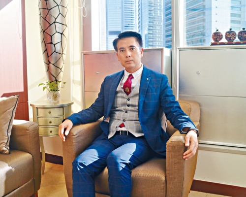 ■產業測量師邵志堯表示,隨租金收入下降,寫字樓及大型商場須思考節能慳錢。