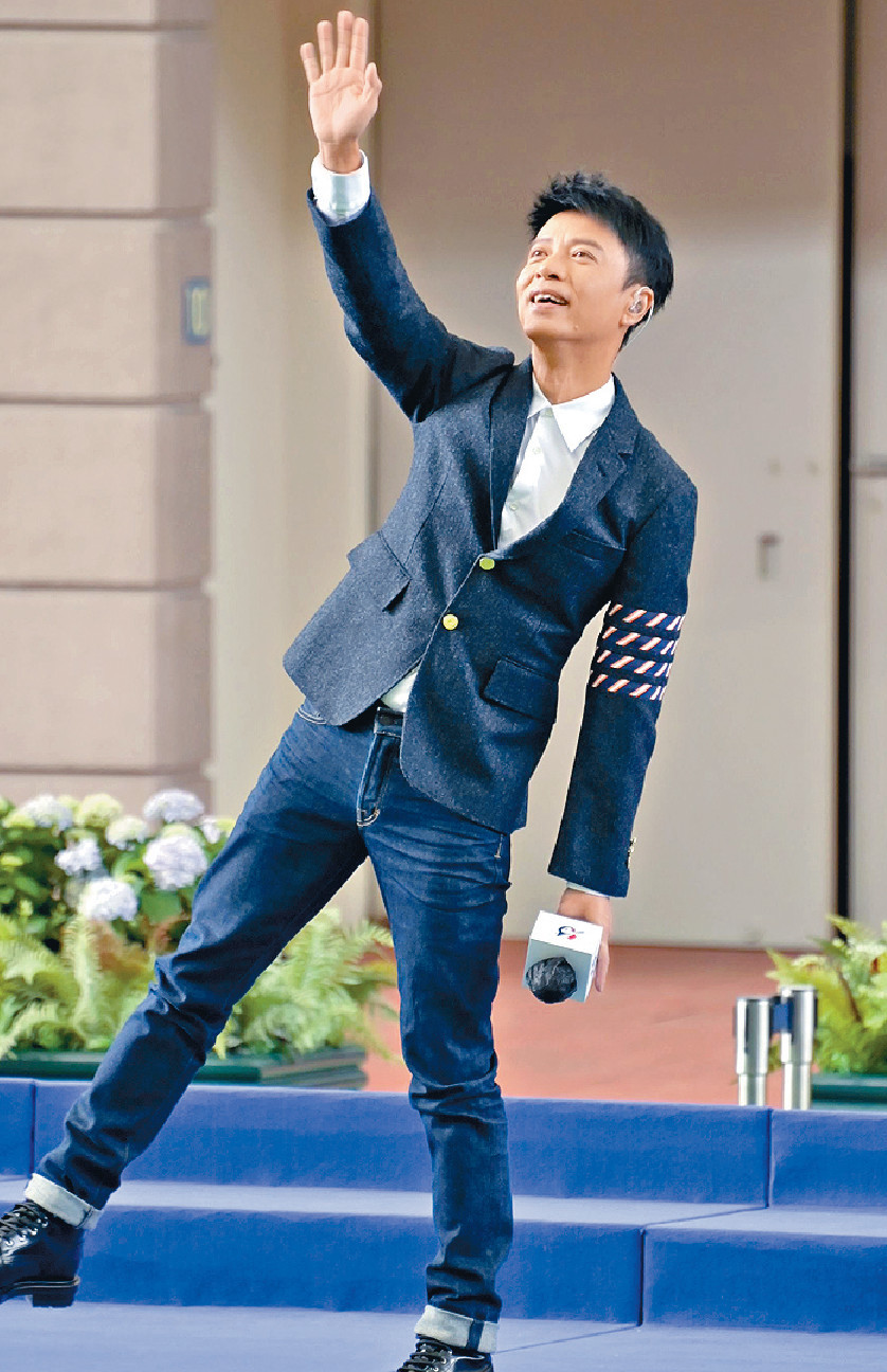 ■李克勤愛隊英格蘭出局，他坦言失望。
