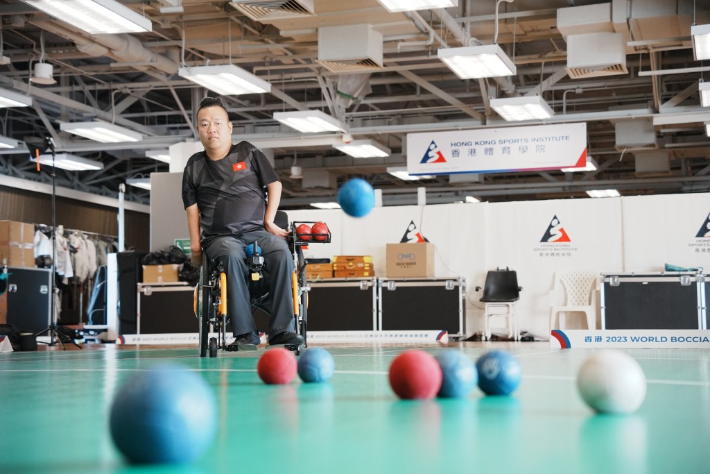 梁育榮盼更多殘疾運動員融入社會。 梁育榮盼更多殘疾運動員融入社會。