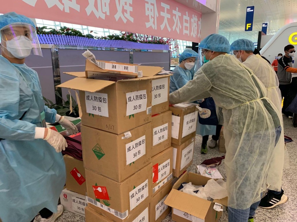 政府派專機接載滯留湖北省的香港居民回港。