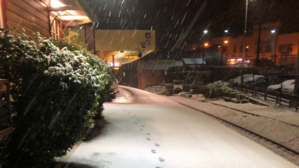 澳洲昆士蘭罕有白雪紛飛。網上圖片
