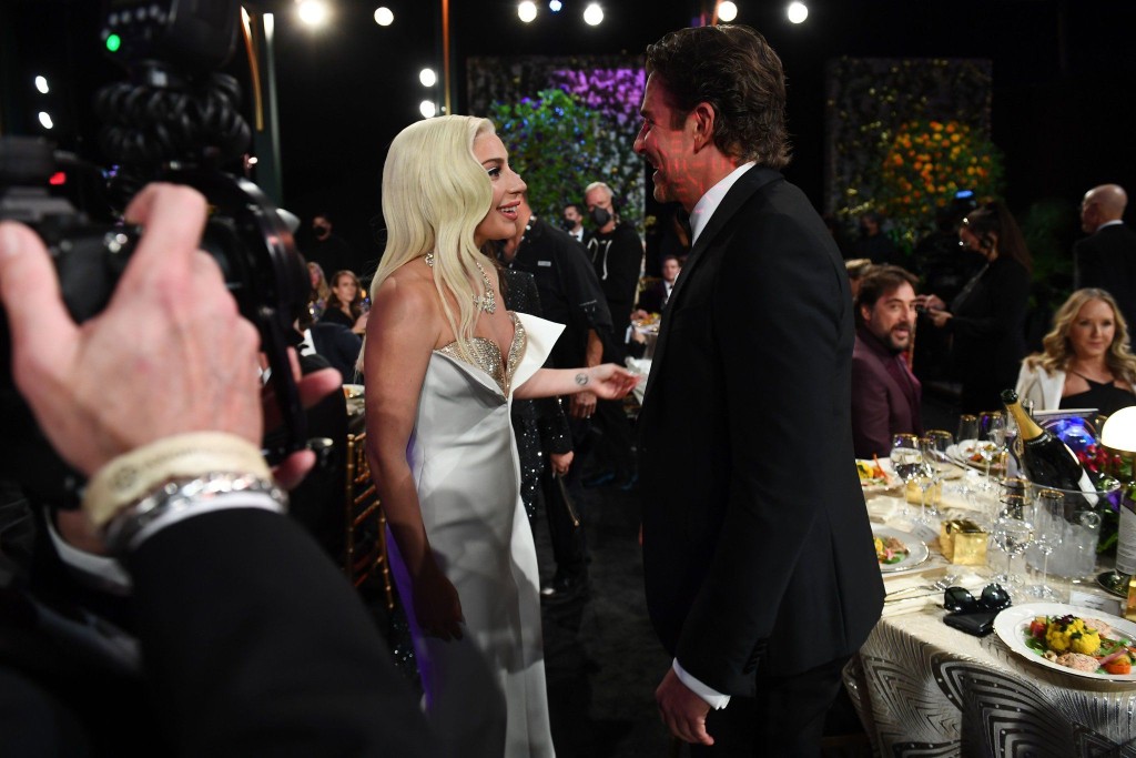 Gaga和舊拍檔畢列谷巴在SAG上再遇。
