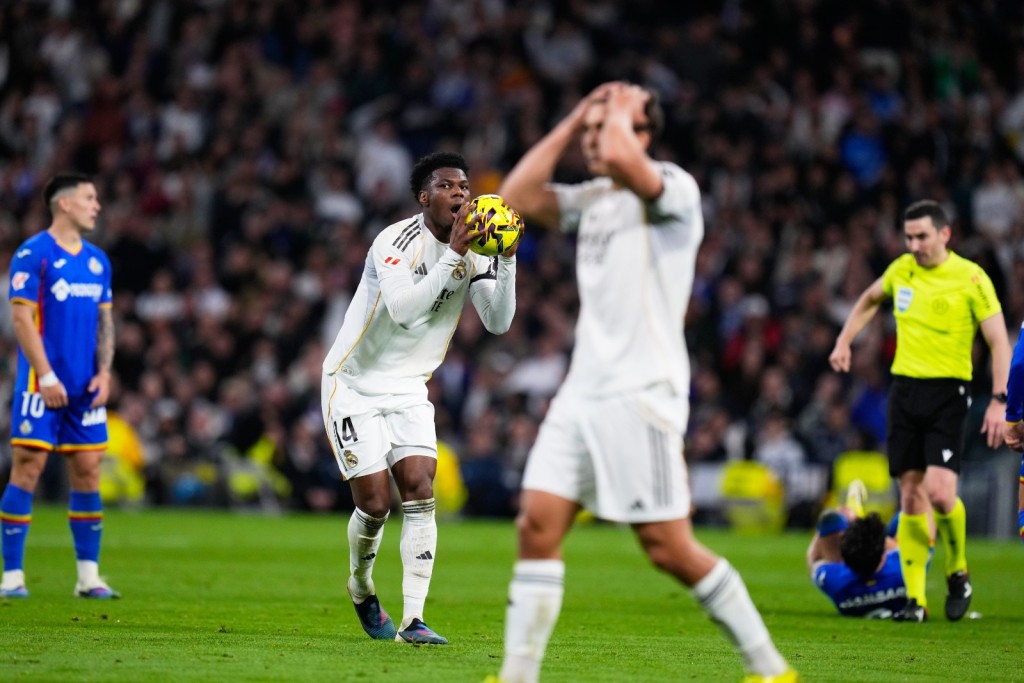 皇马在西甲踢多场下，落后巴塞隆拿1分。美联社