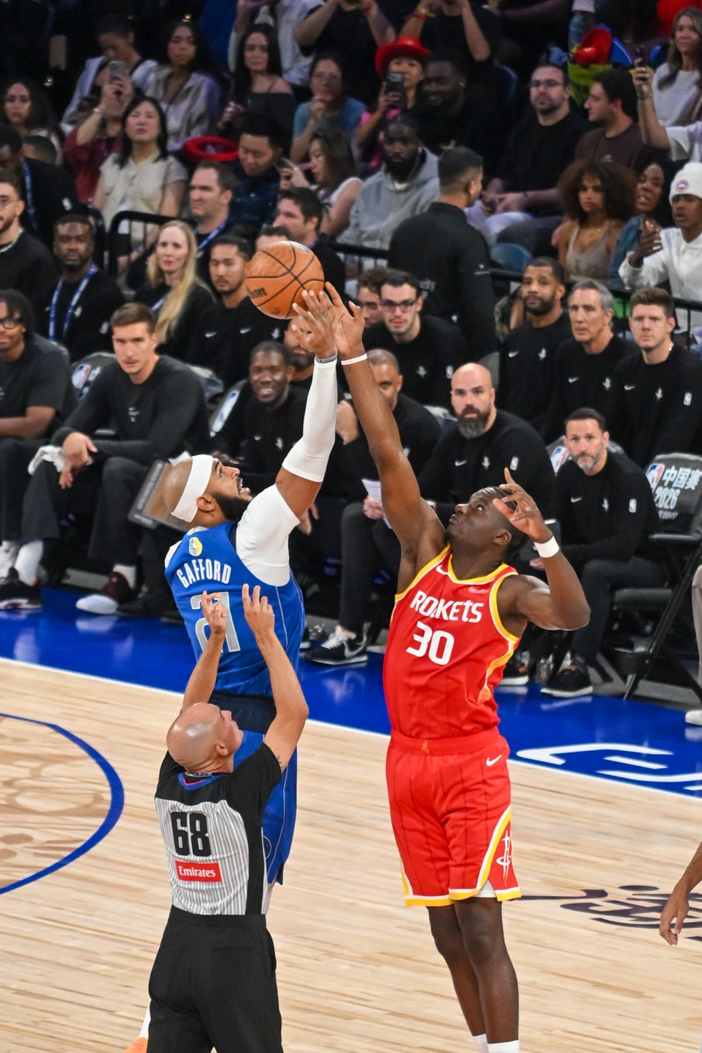NBA中国赛独行侠vs火箭。魏国谦摄