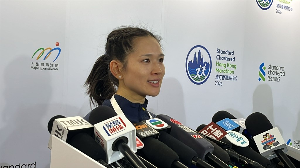 屈旨盈半马摘得银牌。徐嘉华摄