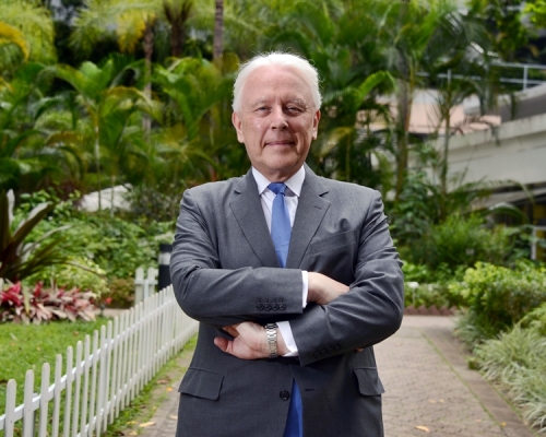 前刑事檢控專員江樂士指，拘捕和起訴的門檻不同，警方可以根據合理懷疑作拘捕，但律政司須認為案件有可觀機會構成定罪方會提出起訴。資料圖片