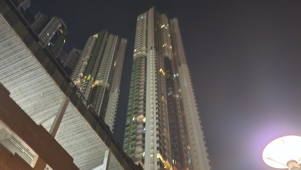 女事主當場傷重不治。黎志偉攝 女事主當場傷重不治。黎志偉攝