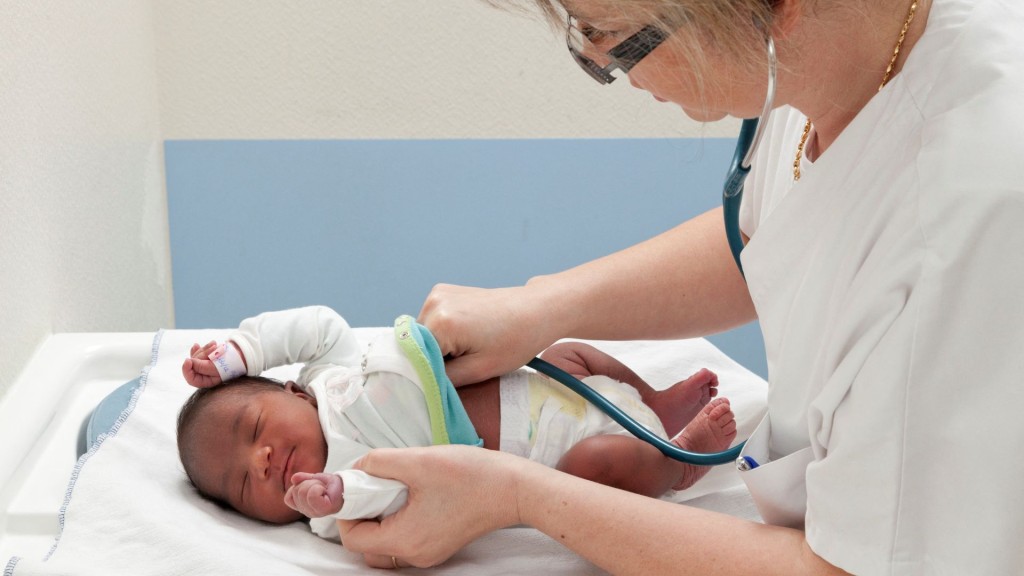 醫學界認為,初生嬰兒接種乙肝疫苗非常有效,能預防乙型肝炎病毒感染。 法新社示意圖 醫學界認為,初生嬰兒接種乙肝疫苗非常有效,能預防乙型肝炎病毒感染。 法新社示意圖