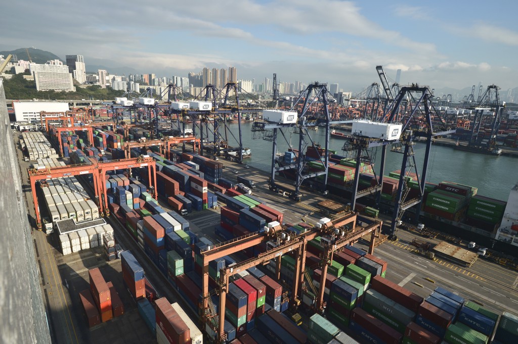 葵青貨櫃碼頭近年面臨區域競爭等挑戰。資料圖片