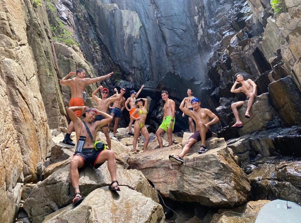 大班人齊齊大晒身材。