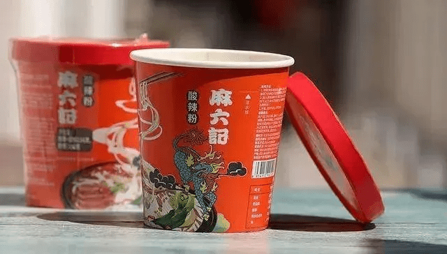 麻六記酸辣粉。 麻六記酸辣粉。