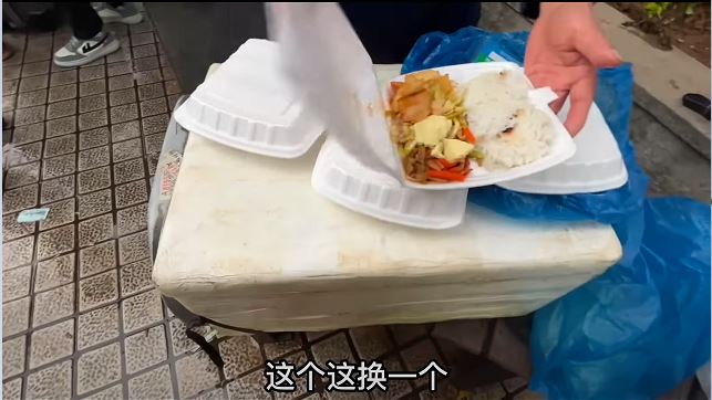 失業深圳男YouTuber真實記綠在深圳搵工艱難，唯有食人仔5元兩餸飯