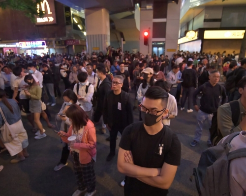群眾傍晚尖沙嘴發起集會。