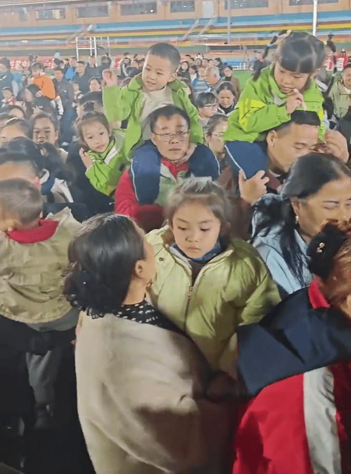 貴州榕江募捐馳援香港大埔災民。