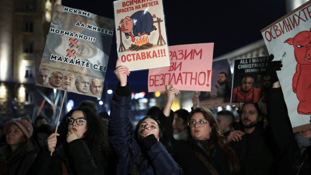 保加利亞爆發反政府示威。路透社