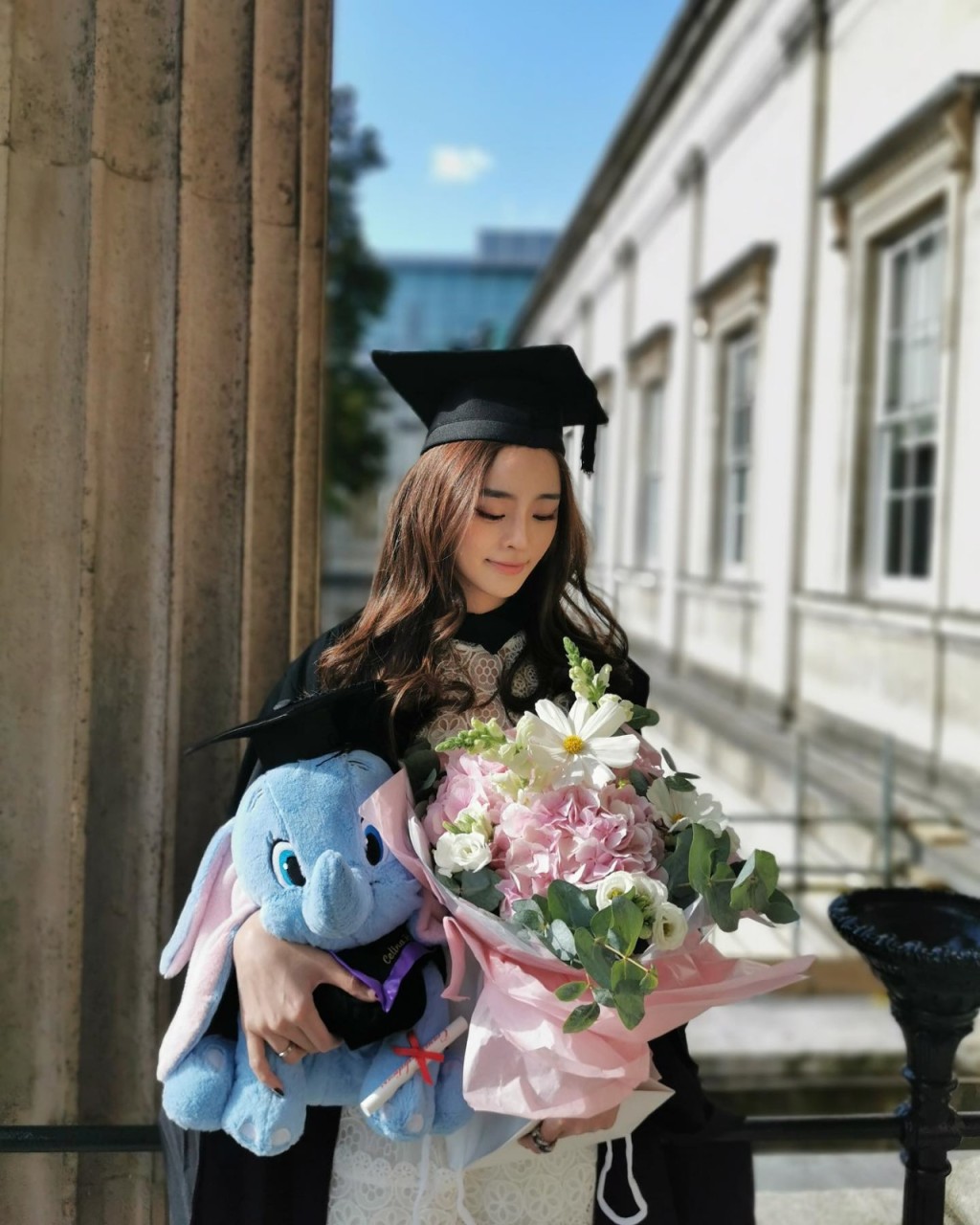 陳楨怡畢業於倫敦大學巴特利特建築環境學院，之後回港參選港姐。