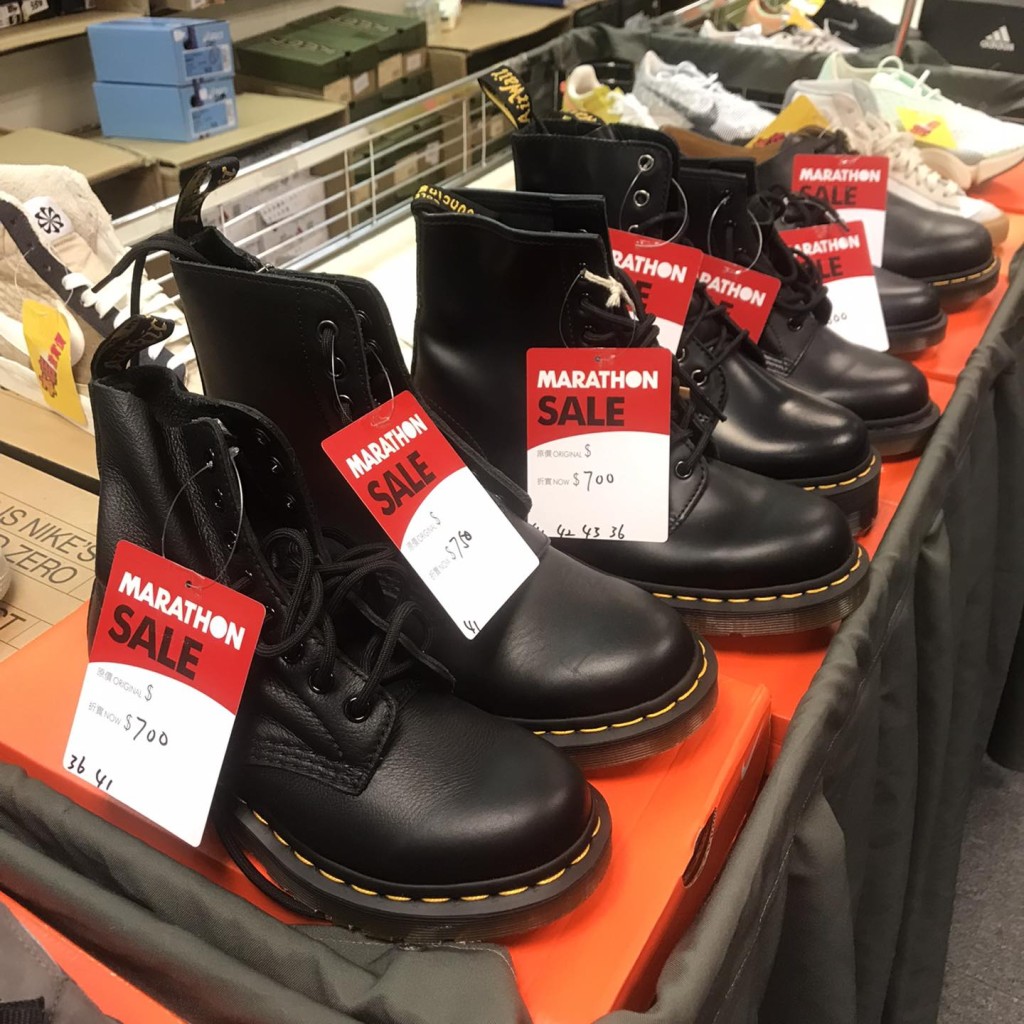 馬拉松開倉清貨現場｜Ｄr Ｍartens