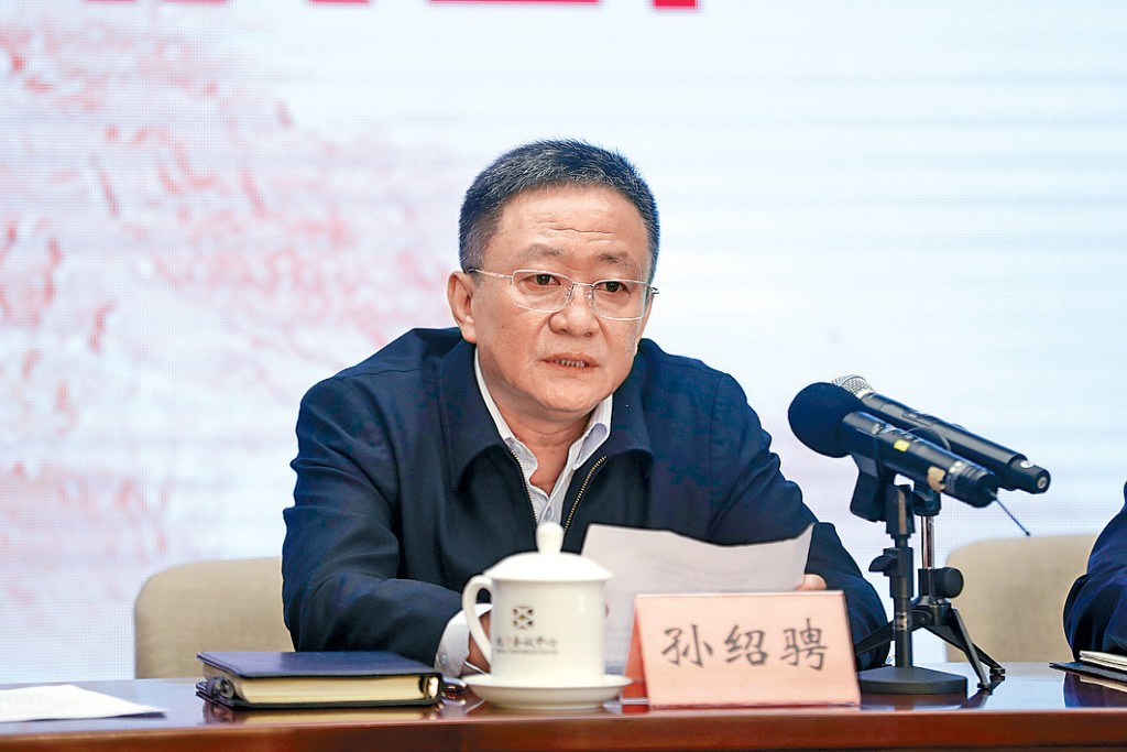 前內蒙古書記孫紹騁落馬。