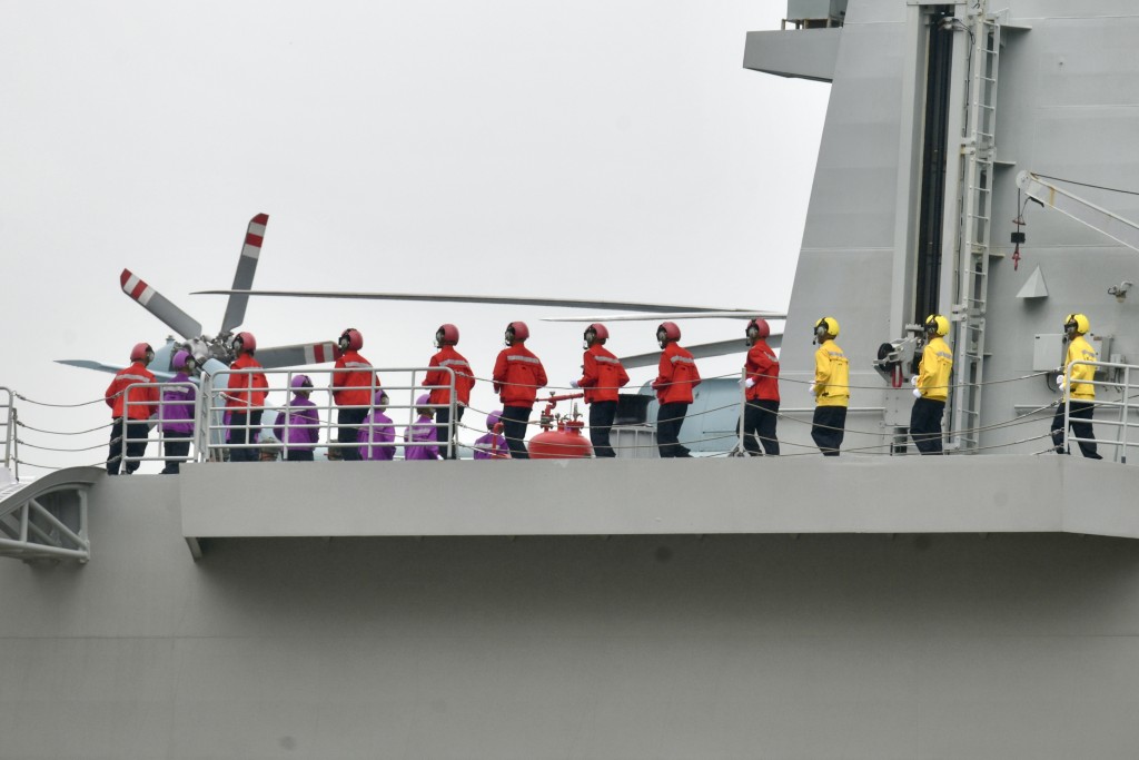 海軍海南艦與長沙艦編隊訪港五天。盧江球攝