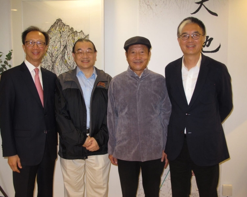 梁锦松（左）、陈定国（左二）、李纯恩（右）。