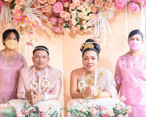 maeying lee（右二）本月3日完婚，但婚姻僅維持了27日。互聯網圖片