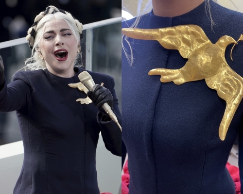 拜登就職禮Lady Gaga獻唱國歌，身上巨型襟針傳遞和平訊息。AP/網圖