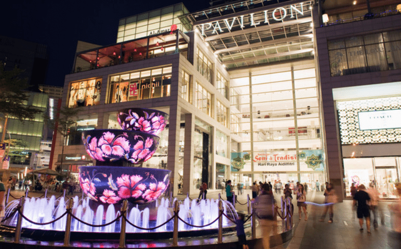 武吉免登是馬來西亞首都吉隆坡的著名商圈和旅遊區，矗立不少大型購物商場。Alamy