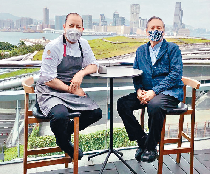 ■跟餐廳主廚Rafa Gil在La Rambla露台合照
