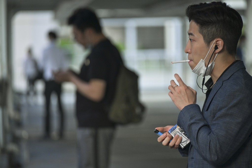 68%受訪者認為若未能阻止私煙流通，政府控煙措施將不能降低吸煙率。資料圖片