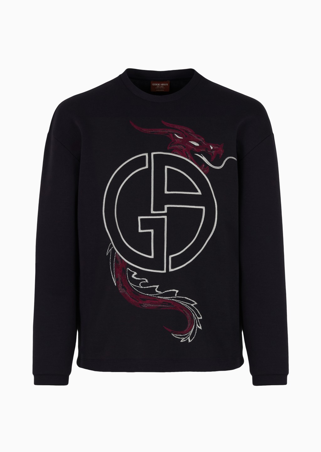 Giorgio Armani农历新年系列黑色男装卫衣，结合品牌Logo与生肖龙的图案是焦点设计。