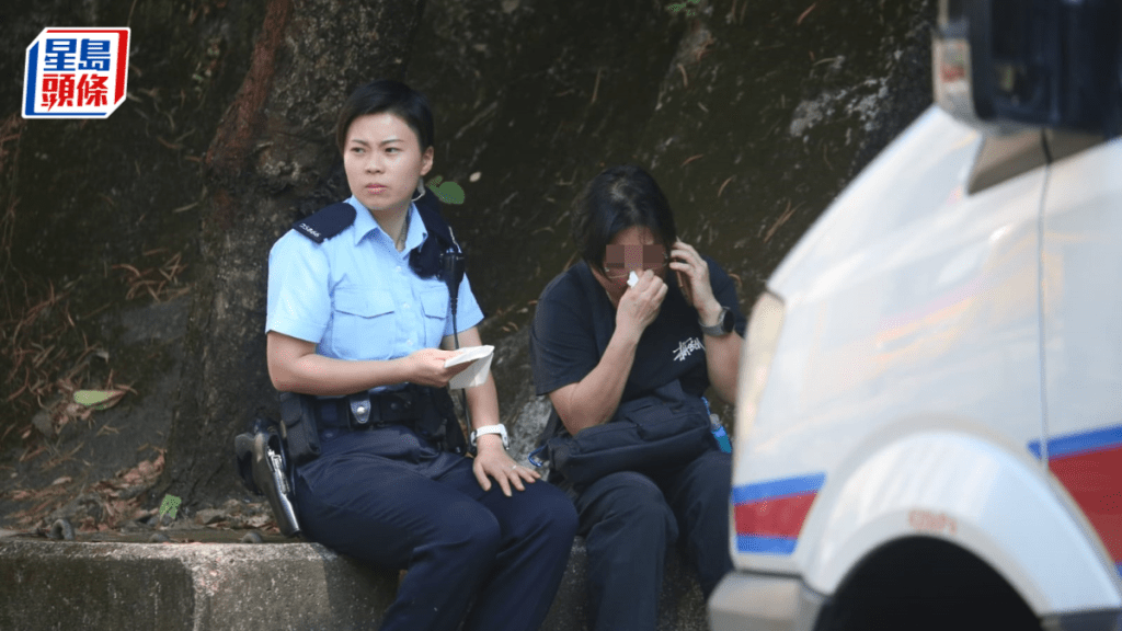 男子樹上上吊死亡,家屬哭成淚人。蔡楚輝攝