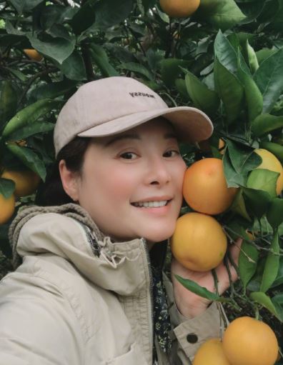 袁立指很擔心趙薇近況。