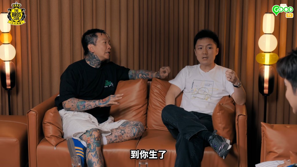 鍾培生一直有個習慣,就是會親自私訊(DM)心水佳麗留言加油打氣,去年他曾DM莊雅婷,繼而發展成戀人。 鍾培生一直有個習慣,就是會親自私訊(DM)心水佳麗留言加油打氣,去年他曾DM莊雅婷,繼而發展成戀人。