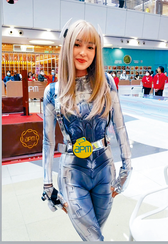 Aisha雖未入圍港姐,但憑混血兒美貌及甜美形象,吸引不少廣告商青睞。 Aisha雖未入圍港姐,但憑混血兒美貌及甜美形象,吸引不少廣告商青睞。